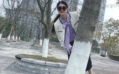 在办公室打开腿亲吻下身小说